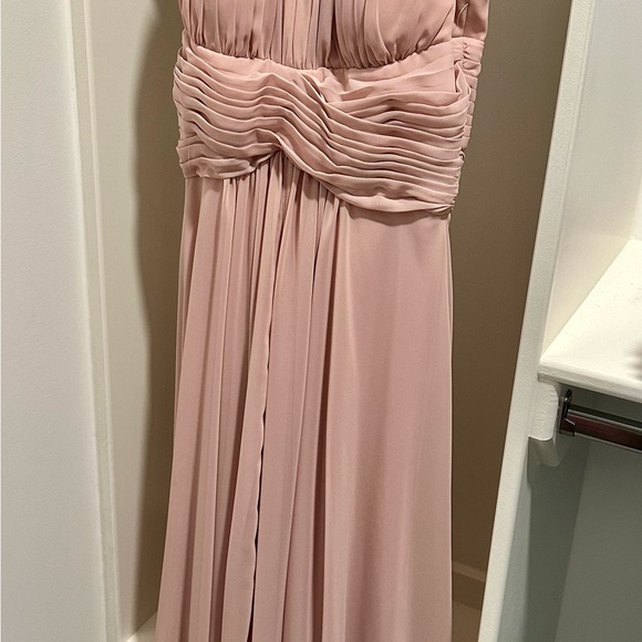 Eliza J tiered chiffon gown. Soft pink. Size 6. - Picture 5 of 8